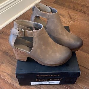 Brown Pierre Dumas Clogs